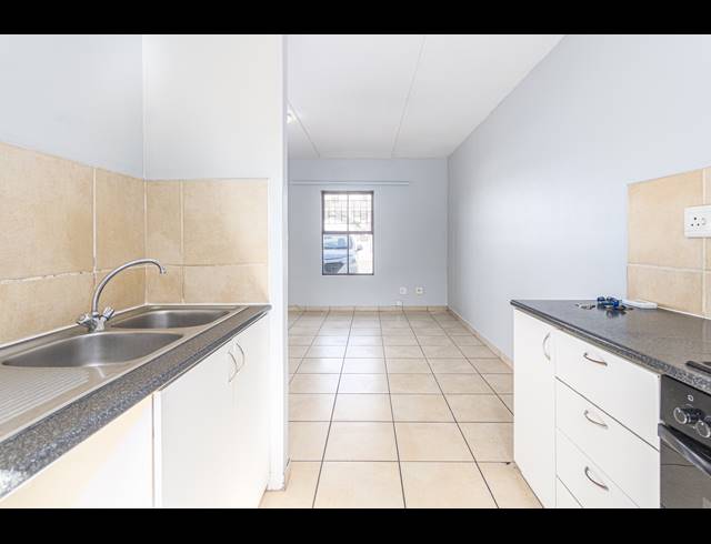 2 BEDROOM APARTMENT FOR SALE IN PARKLANDS EAST